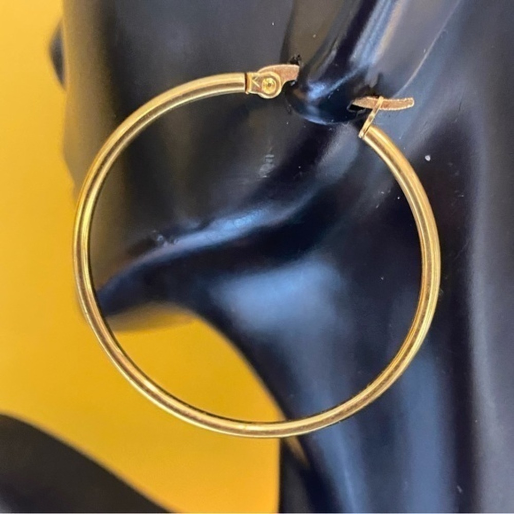 Earrings Hoops New
Stainless Steel 
Measurements 1 1/2”